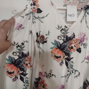 Rue 21 Junior V Neck Ivory Floral Long Sleeve Small NWT